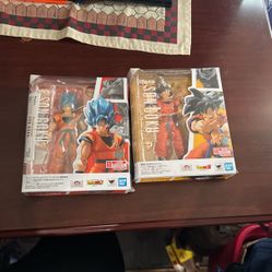 Sh Figuarts Goku And Sh Figuarts Ssgss Goku