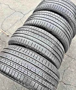 275.45.20 Set 4 Tires Pirelli con Exelente calidad