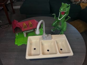 Assorted play sets