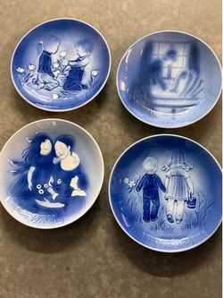 BLUE AND WHITE MOTHERS DAY PLATE LOT SVEN JENSEN