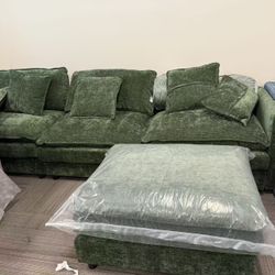 Brand new 112.2 in. Square L-Shaped Chenille L-Shaped Deluxe Pillow-Styled Modular Sectional Sofa