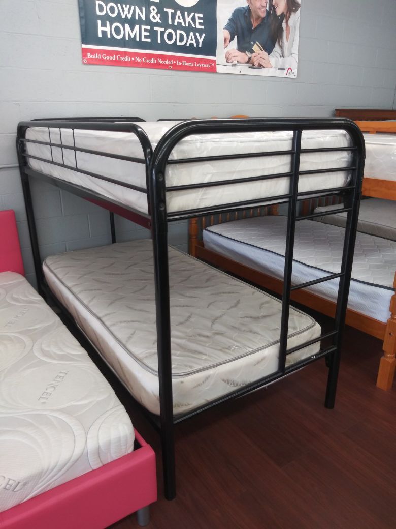 New Twin/Twin Metal Frame Bunk Bed