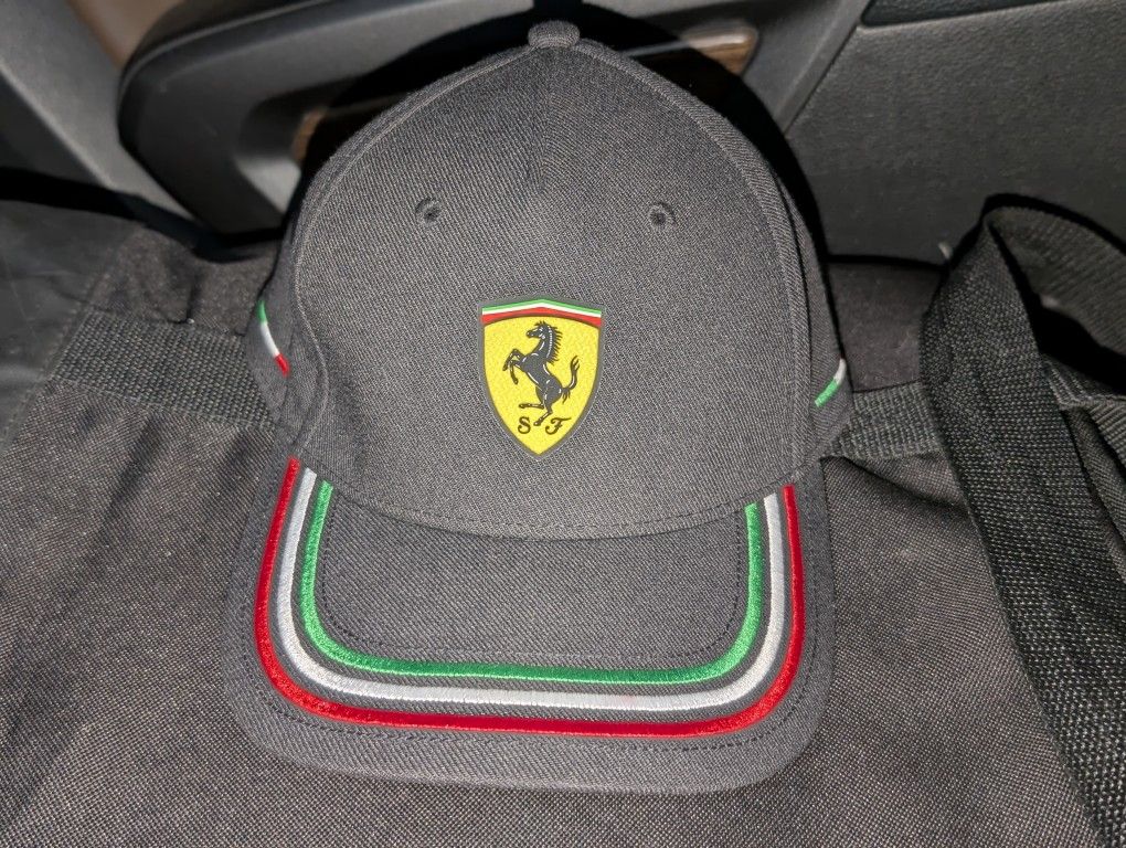 PUMA/FERRARI HAT SNAPBACK MINT