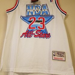 Men's 1992 Chicago Bulls Michael Jordan White Hardwood Classics. Large