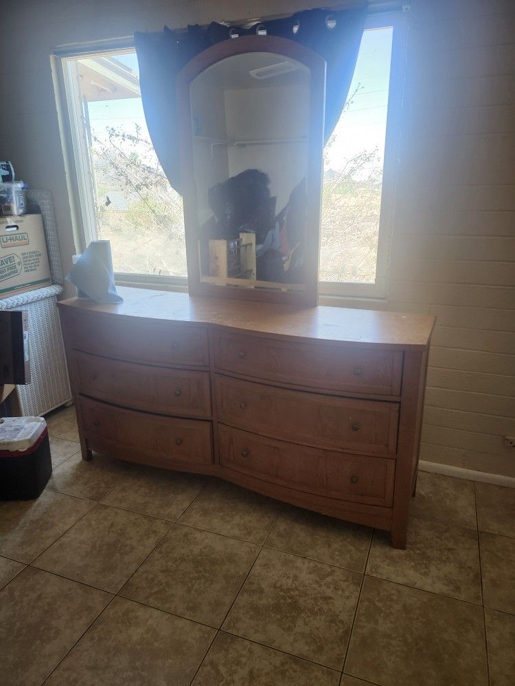 Dresser