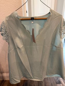Emery Rose Scallop V-Neck Lace Sleeve Blouse - Mint size 2XL New