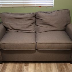 Modern Gray Sleeper Sofa - Compact Loveseat with Pull-Out Mattress