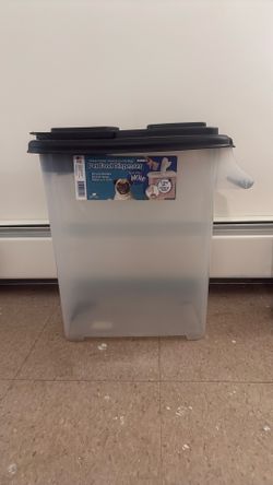 Pet Food Dispenser