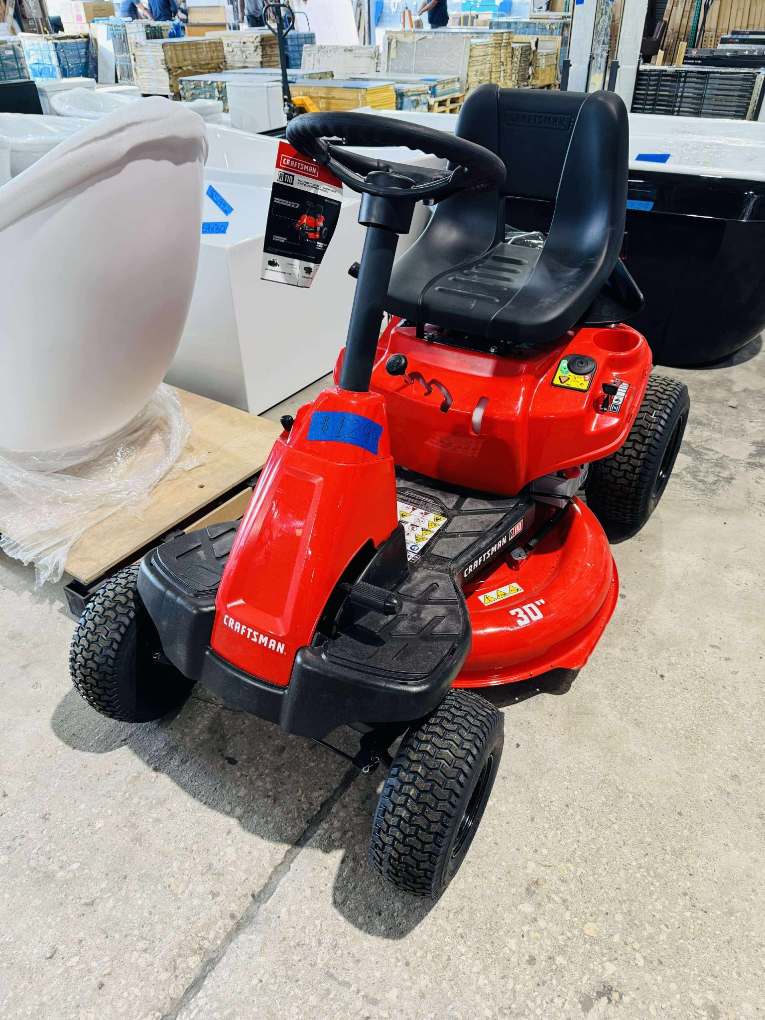 CRAFTSMAN R110 30-in 10.5 -HP Single cylinder Gas Lawn tractor $1299 