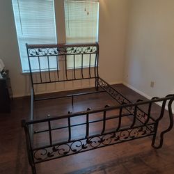 Metal Queen Size Bed Frame