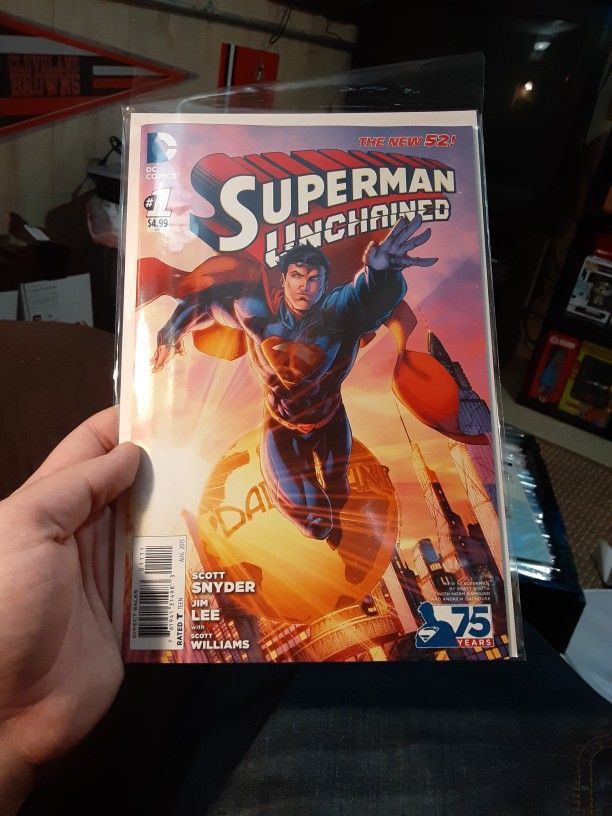 Superman UNCHAINED 1