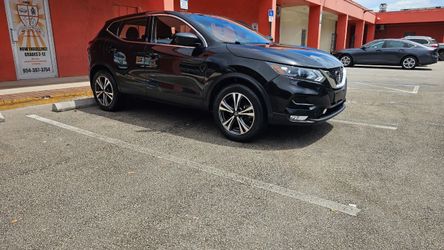 Nissan Rogue Sport Black SUV