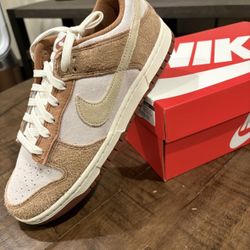 Size 8.5M Nike Dunk Low Medium Curry