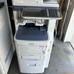 Toshiba Estudio 407cs Color Copier/printer/scan/finisher And Stapler!!!!