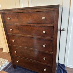 Vintage Bassett 5-drawer chest/dresser