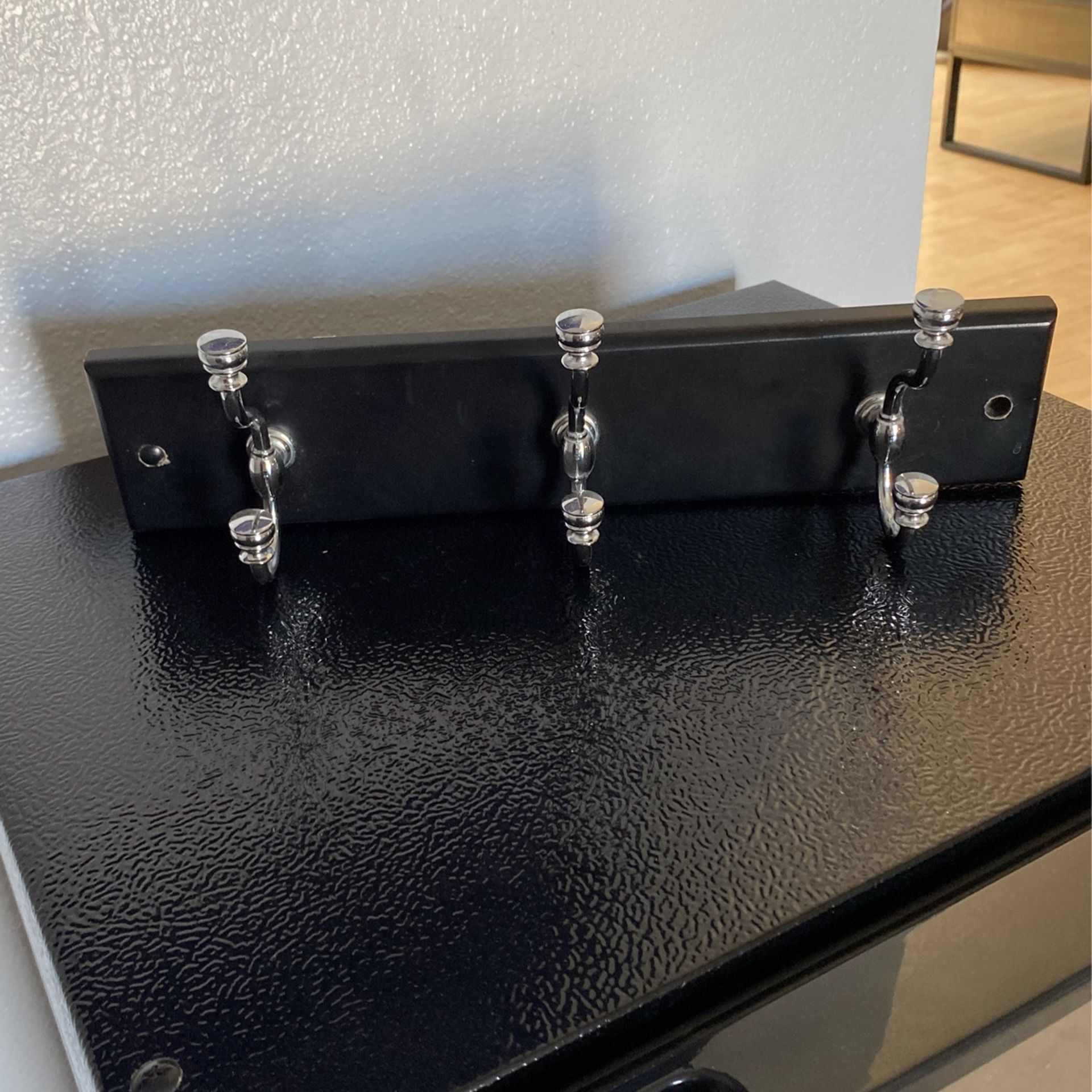 Towel or coat hook rack