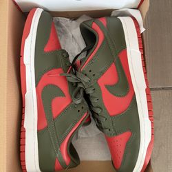 Dunk low red green size 10.5