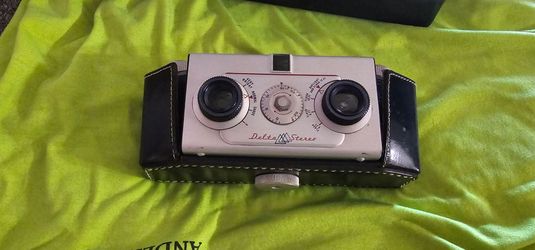1950s Vintage Delta Stereo 3D Film Camera with Original Case & Box - Serial A1767