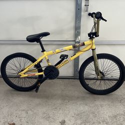 Bike w/ Extra Parts (Pick Up Only)