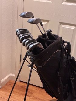 Left handed golf clubs