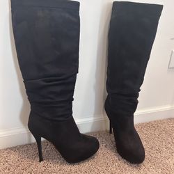 Women’s Suede Boots