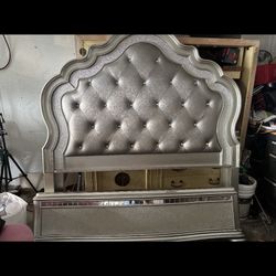 Queen Sized Bedroom Set