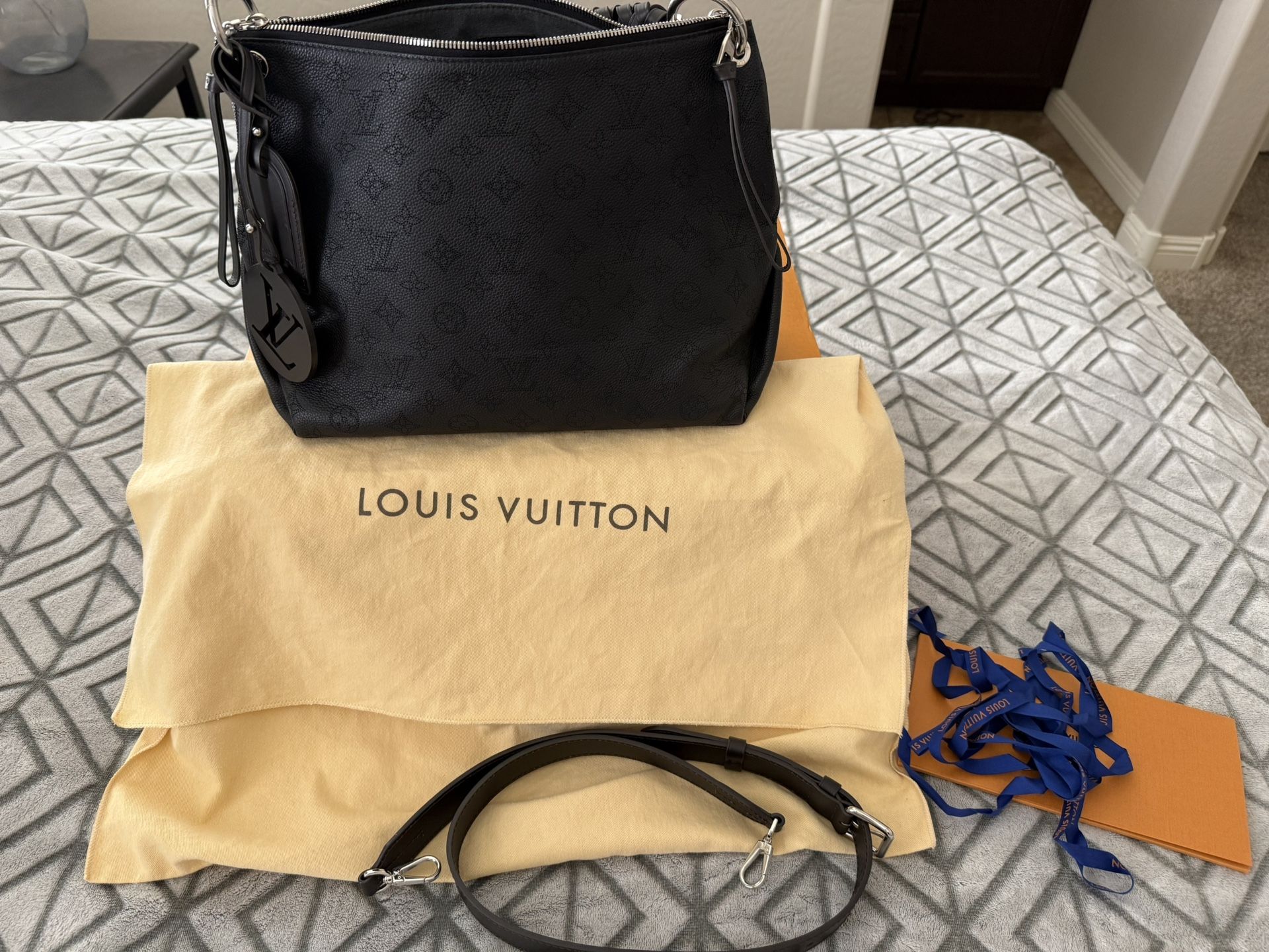 Louis Vuitton Beaubourg Hobo Mahina Leather