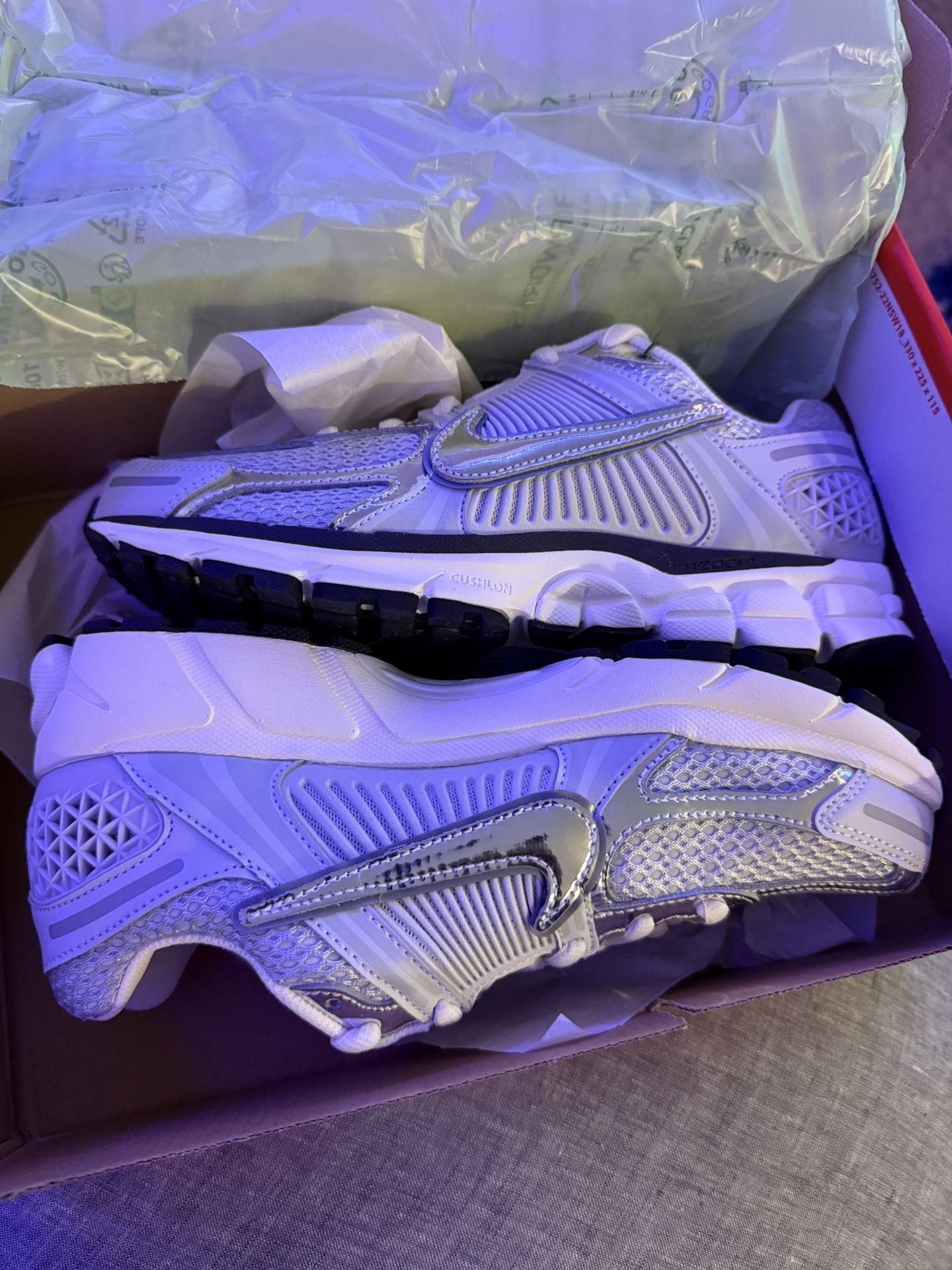 NIKE ZOOM VOMERO 5