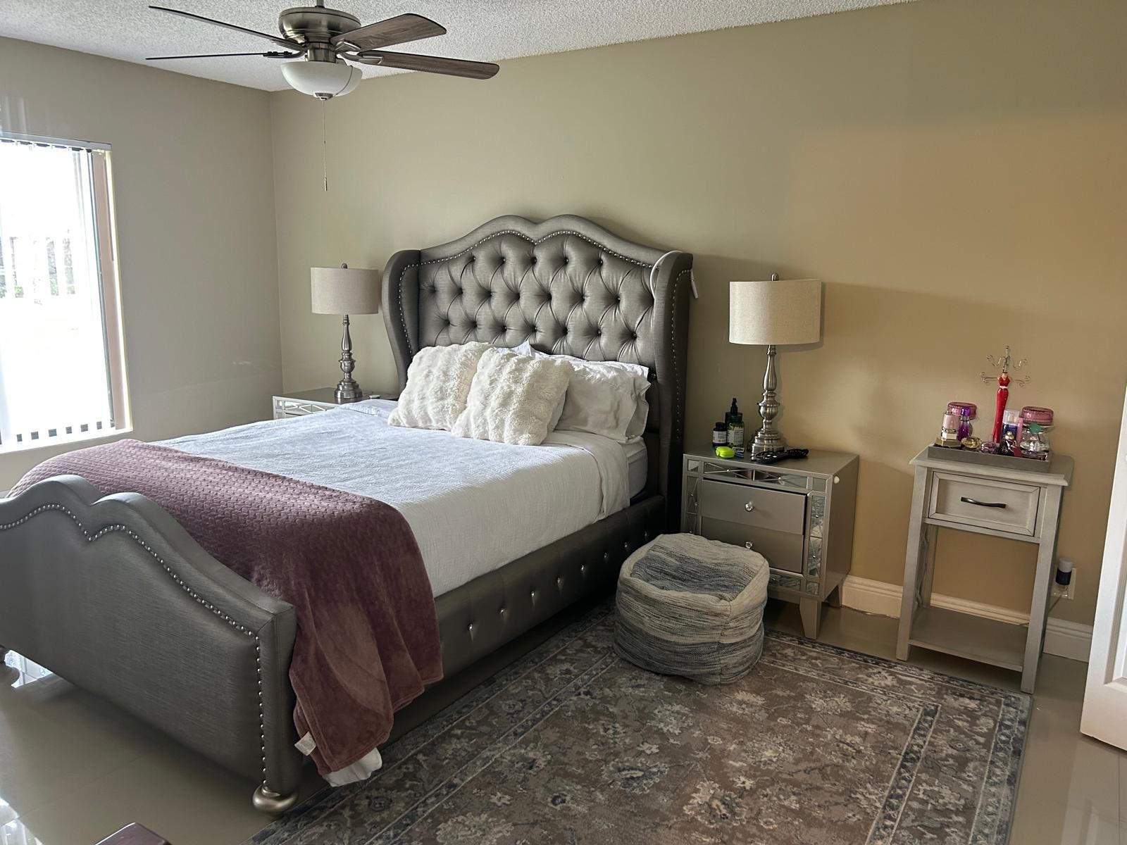 Bedroom Set - Great condition - Additional Discount If Pick Up By Wednesday 10/22