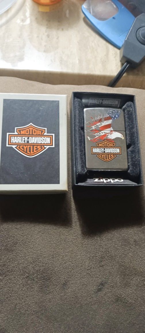 Harley Davidson Never Used Zippo Lighter In The Box.