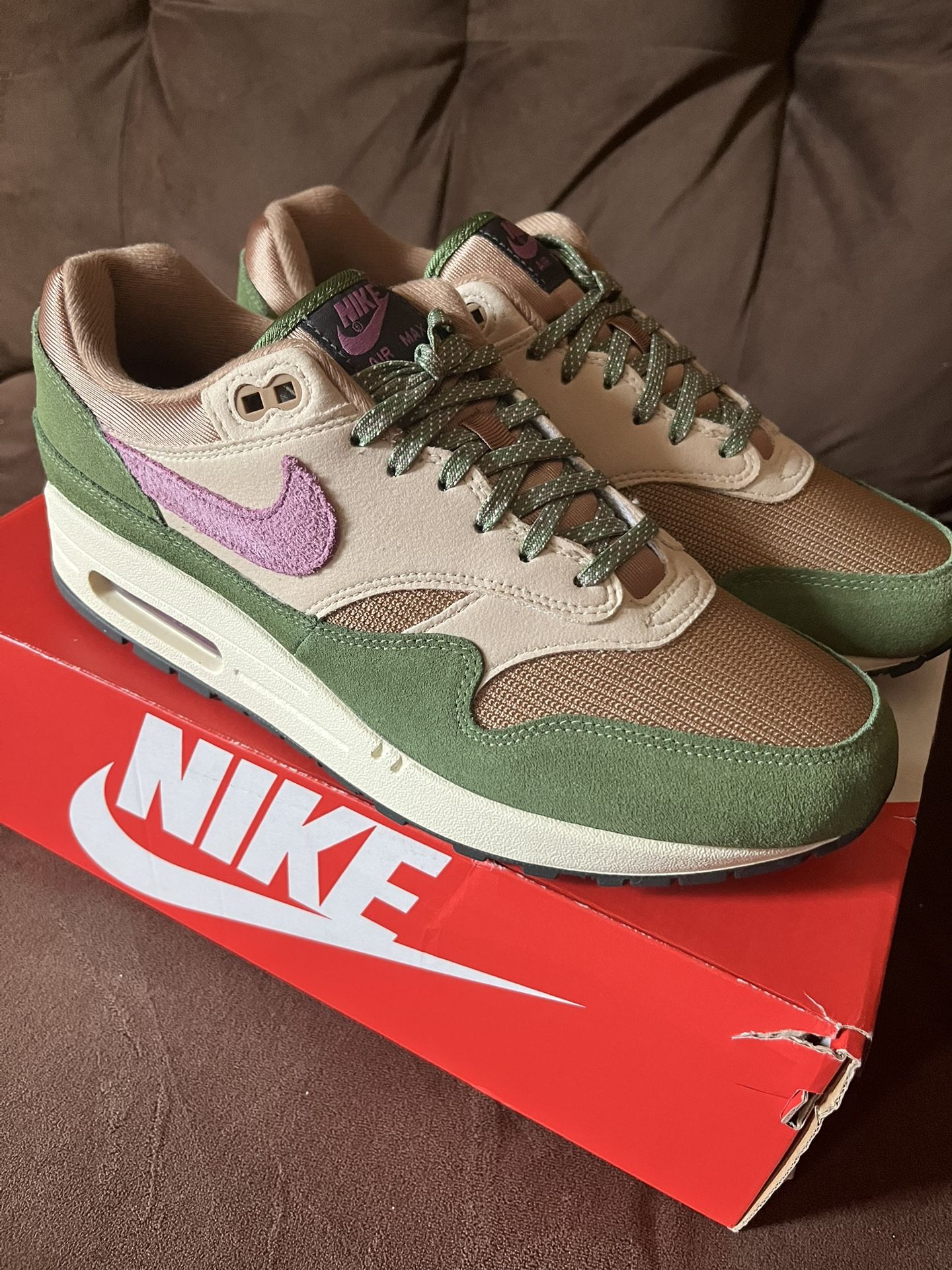 Nike Air Max 1 Treeline Skunks