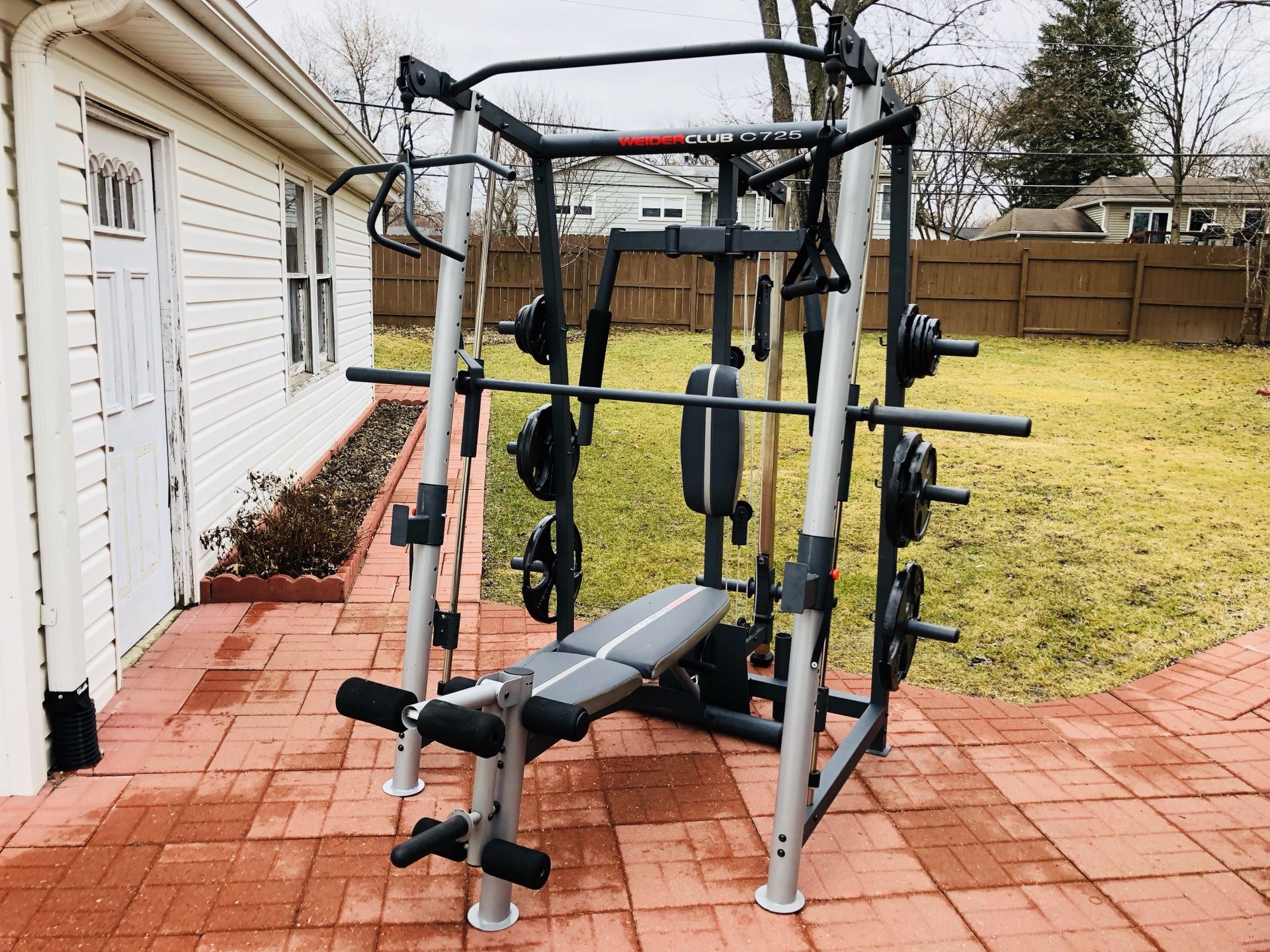 Smith Machine - Bench Press - Squats - Lat Pull Down - Gym Equipment ...
