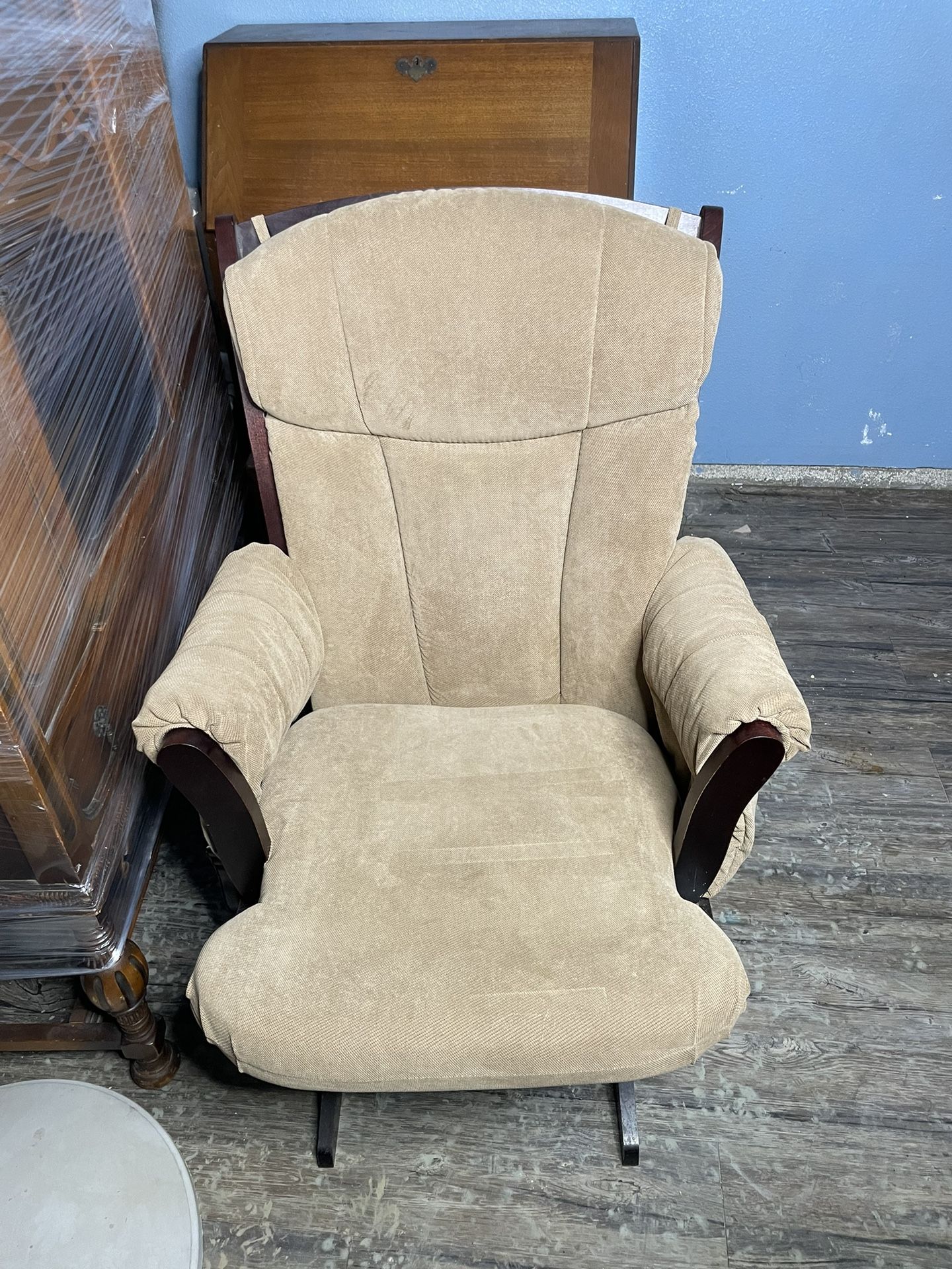 Vintage Rocking Chair 