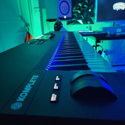 Komplete Kontrol S88 Keyboard