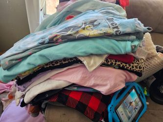 Free/gratis  girl size 14 clothes