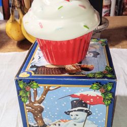 Old World Christmas tea Light Cupcake 