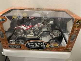 “Von Dutch “ Kustom Cycles “ 1/10 Scale In Nice Acrylic Case  Made By Jada 