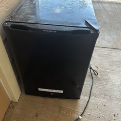 Mini Fridge 