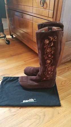 FALL: Earth boots - Size 6B