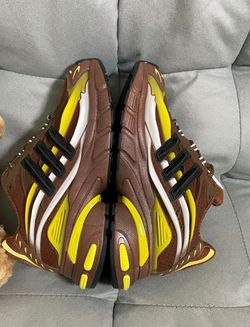 Men's size 43 EU 9.5 US Adidas jellyfish