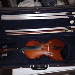 Violin in excellent condition with case
