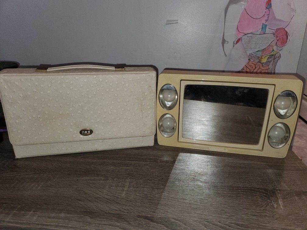 Vintage electric makeup Mirror