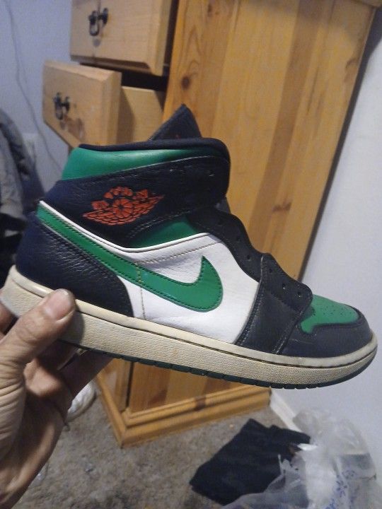 Air Jordan 1 Mid “Pine Green/Black