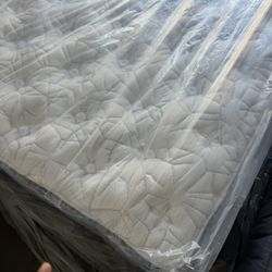 California King Size Bed Mattress King Koil Intimate Medium firm Euro Top Pillow Stearns & Foster Aireloom Kluf Hotel Collection Serta Sealy Beautyres