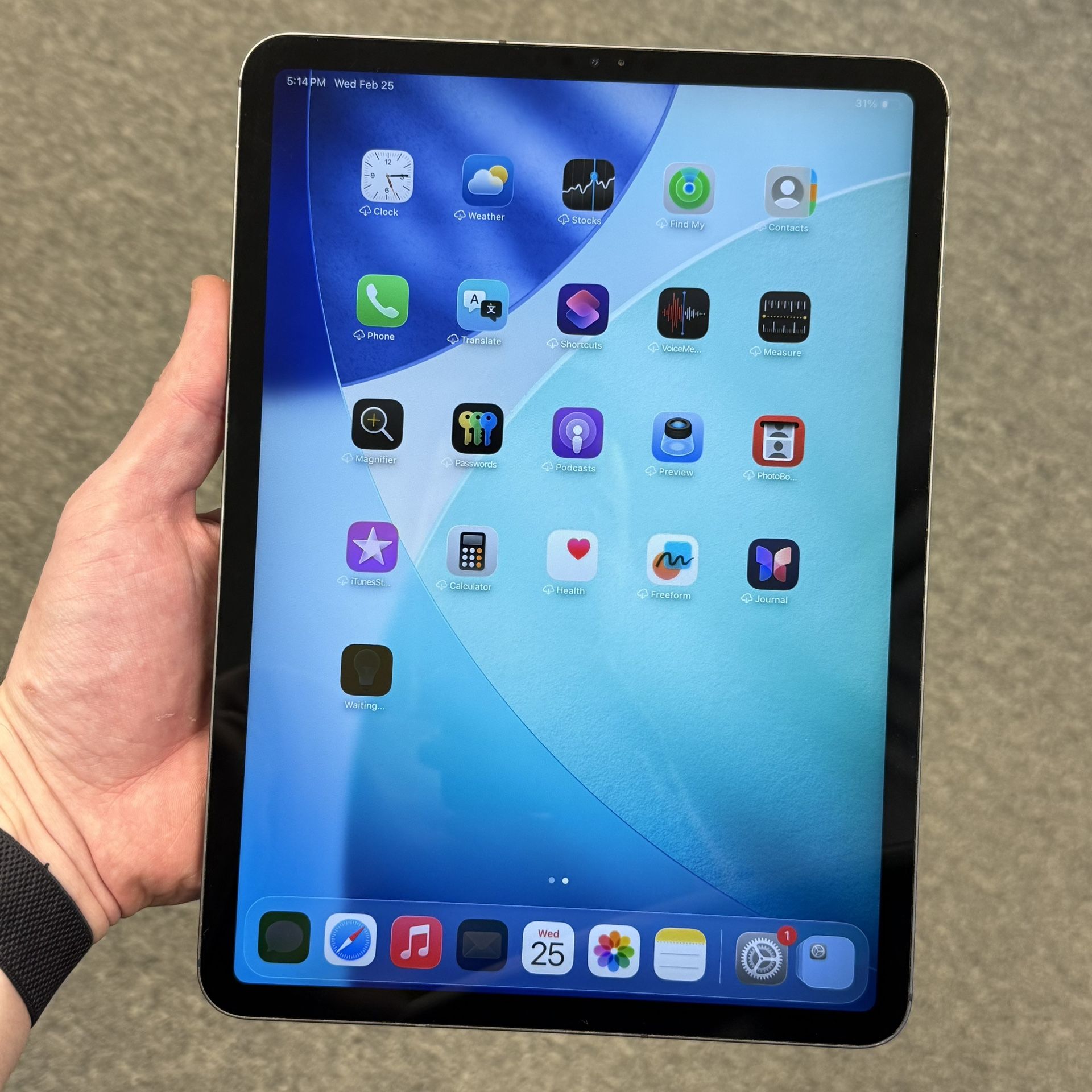 iPad Pro 11β 64GB WiFi + Cellular Unlocked