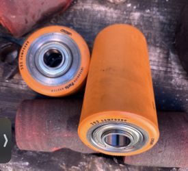 Crown PE4500 Load Wheels