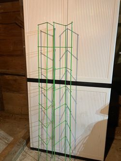 2green plant supports