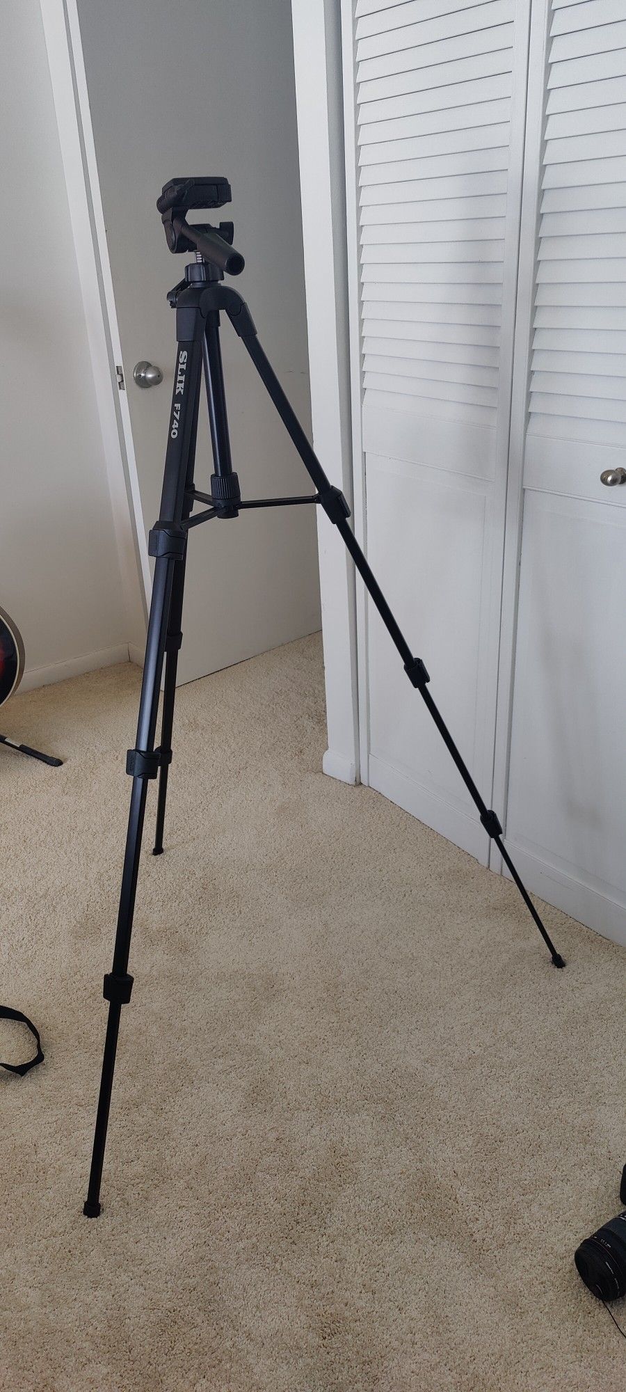 SLIK F740 Tripod