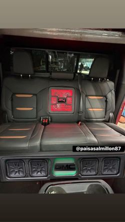 GMC SIERRA CHEVY SILVERADO CREW CABS FULL BASS PACKAGE KICKER AUDIO CUSTOM BOX INSTALLED