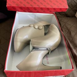 Coach Or Guess Ladies Wear  👡 👠 